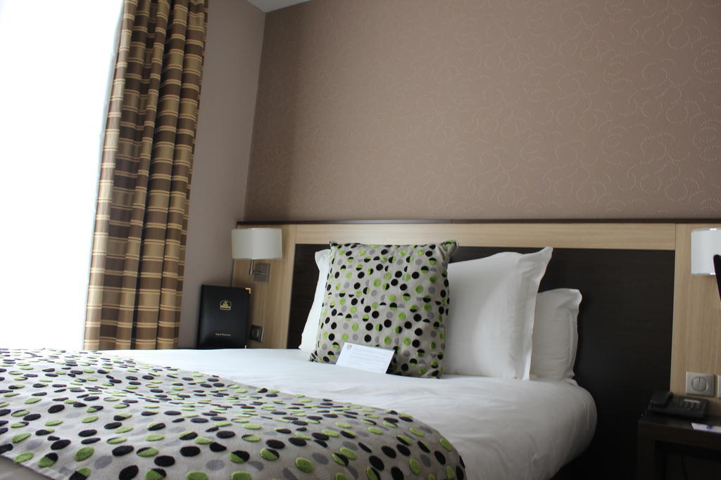 Best Western Plus Hotel Malherbe Caen Room photo